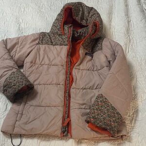 Patagonia Quilted Jacket with Floral and Solid Design